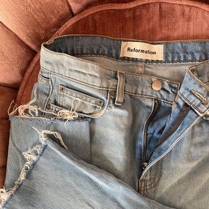 REFORMATION : Light Wash Denim Jeans